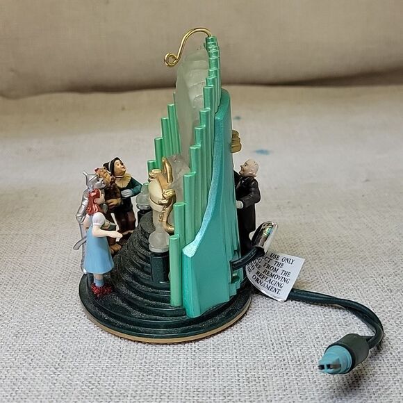 1999 Hallmark Wizard of Oz The Great Oz Voice  & Blinking Lights Ornament - Picture 4 of 12